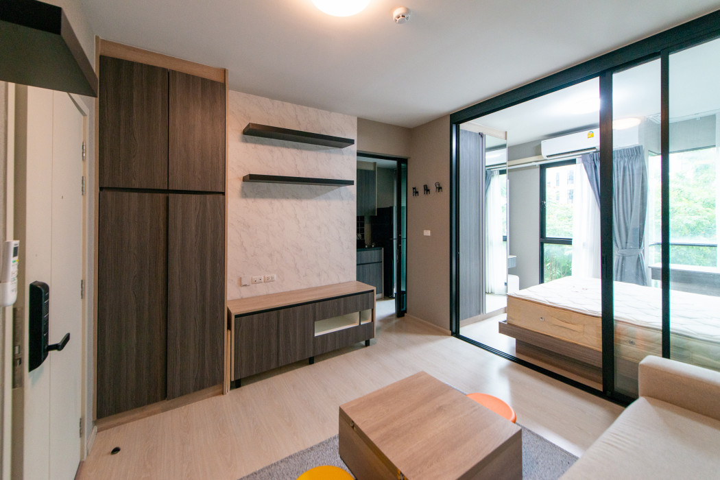 For SaleCondoSamut Prakan,Samrong : Condo for sale: UNIO Sukhumvit 72 Phase 2, swimming pool view, near BTS Bearing, convenient transportation, size 27 sq m.
