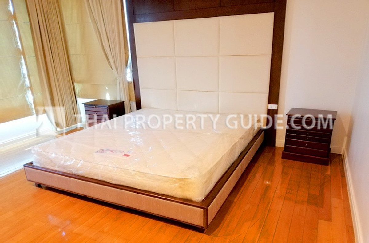 For RentCondoSilom, Saladaeng, Bangrak : For Rent Condo The Royal Saladaeng fully furnished (S15-21587) 