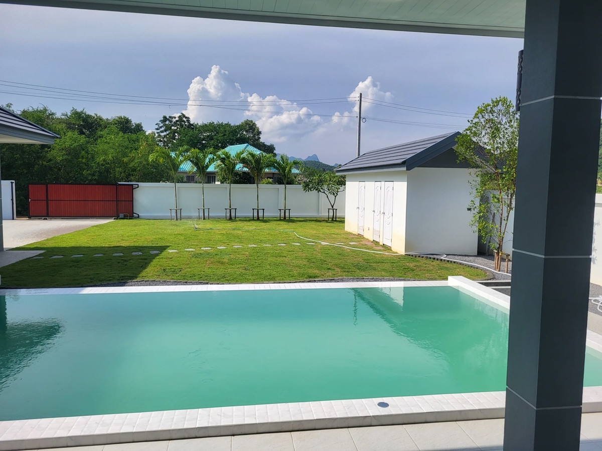 ขายบ้านหัวหิน ประจวบคีรีขันธ์ : ขายบ้านพูลวิลล่าใกล้ทะเลไม่ถึง 5 นาที ปราณบุรี ใกล้เขากะโหลก  