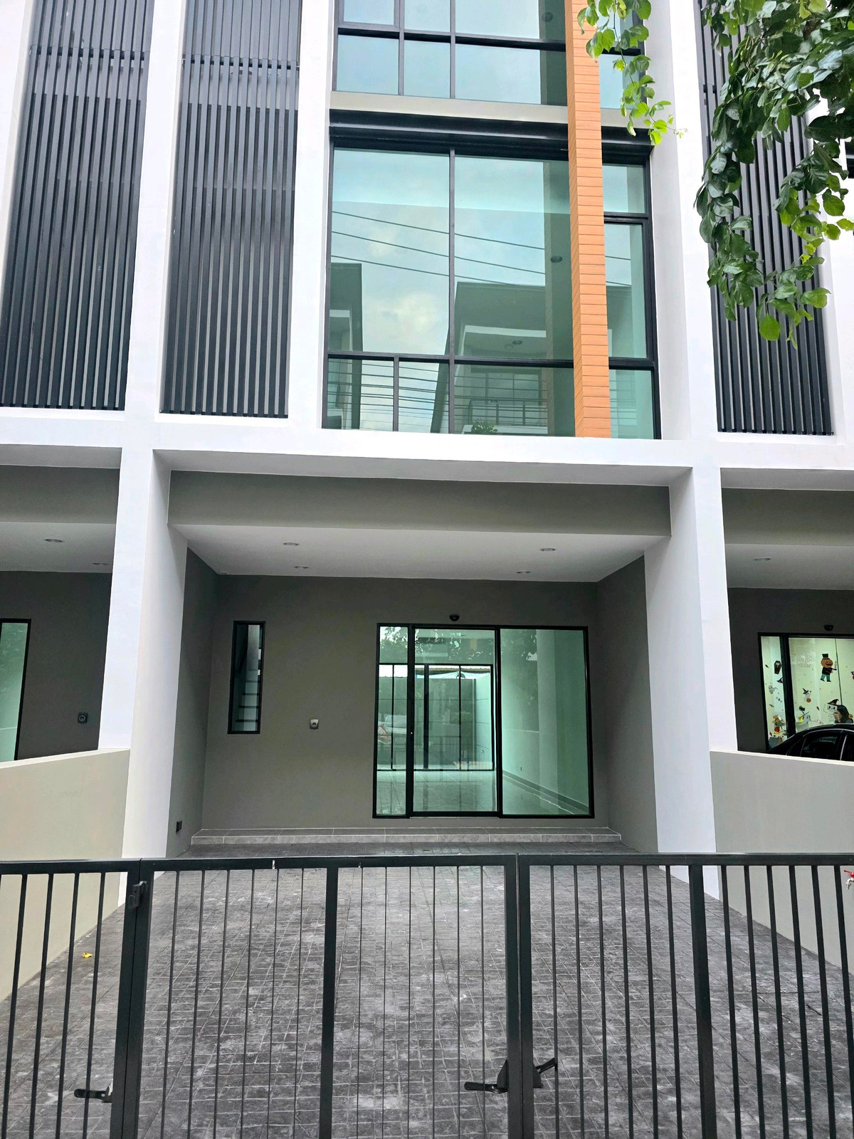 For RentOfficeKaset Nawamin,Ladplakao : ให้เช่า‼️ โฮมออฟฟิศใหม่ สามารถจดทะเบียนบริษัทได้ 4 ชั้น 
55,000 บาท / เดือน 🎉🎉