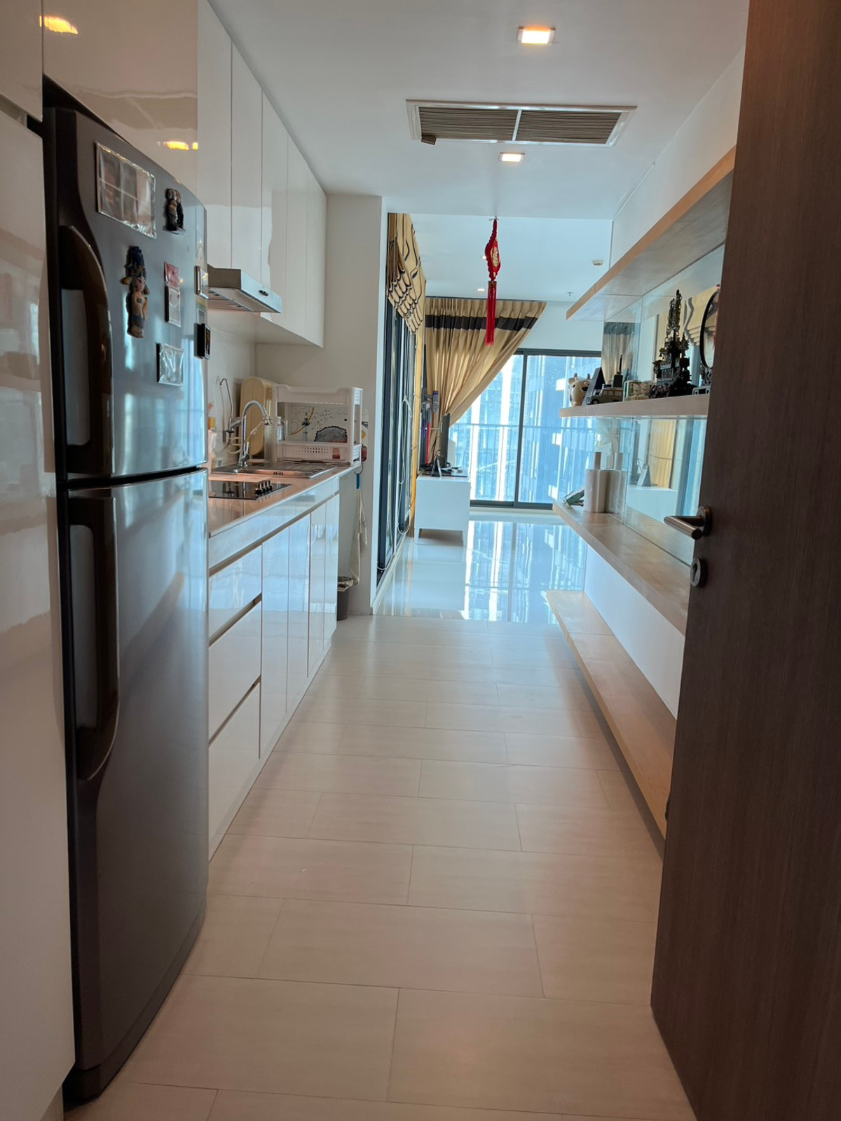 ขายคอนโดสุขุมวิท อโศก ทองหล่อ : ขาย Noble Remix Sukhumvit36 ชั้นสูง 1นอน ห้องมุม สภาพใหม่ //Tel : 098-654-2399