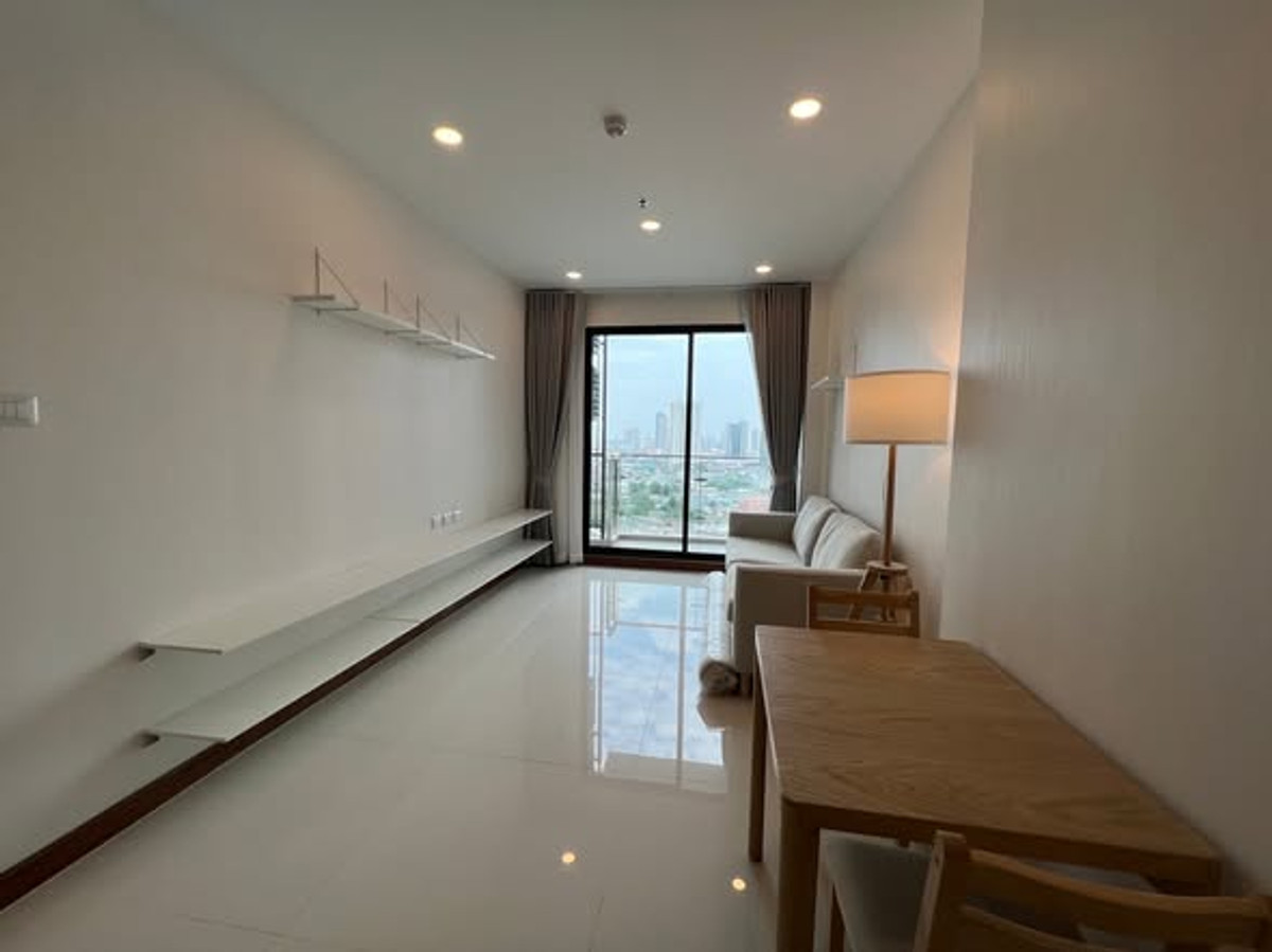 For SaleCondoWongwianyai, Charoennakor : Supalai Premier Charoen Nakhon【𝐒𝐄𝐋𝐋 & 𝐑𝐄𝐍𝐓】🔥The room is bright and airy with soft curves and elegant woodwork, creating a warm and tranquil atmosphere with a premium minimalist feel.🔥 Contact Line ID: @hacondo