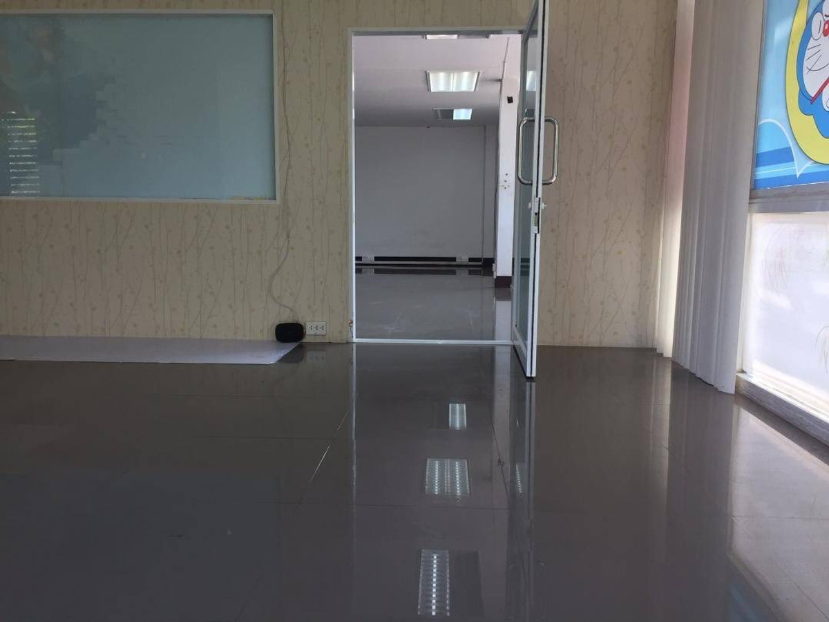 For RentHouseRama 2, Bang Khun Thian : For rent, detached house/office building, 3 floors, newly renovated, total usable area 780 sq m., land 73.6 sq m., 6 rooms, 4 bathrooms, near Central Rama 2.
