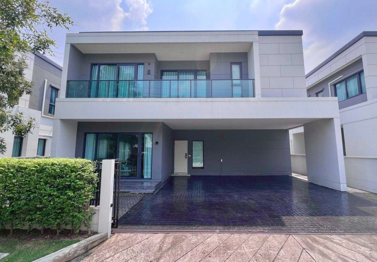 ให้เช่าบ้านบางนา แบริ่ง ลาซาล : LB075 Centro Bangna – บ้านเดี่ยวหรูพร้อมอยู่ ใกล้เมกะบางนา และโรงเรียนนานาชาติชั้นนำ