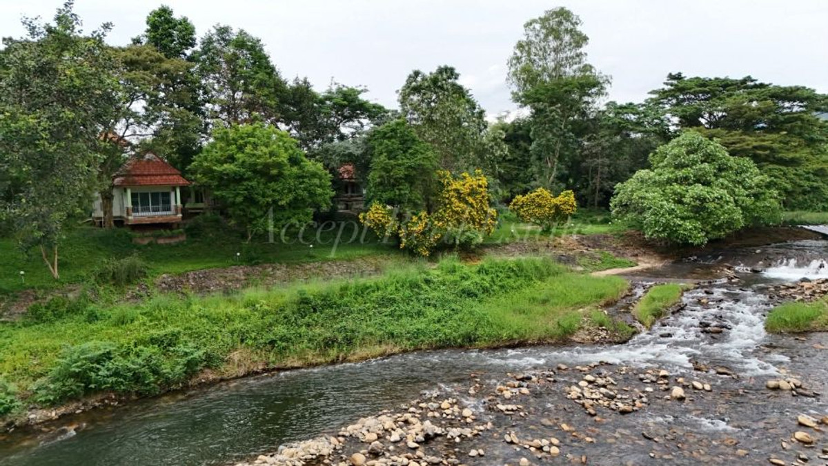 ขายที่ดินจันทบุรี : ขายบ้านพร้อมที่ดินริมน้ำ เขาคิชฌกูฏ จันทบุรี บรรยากาศสุดฟินบนพื้นที่ 10-3-7 ไร่