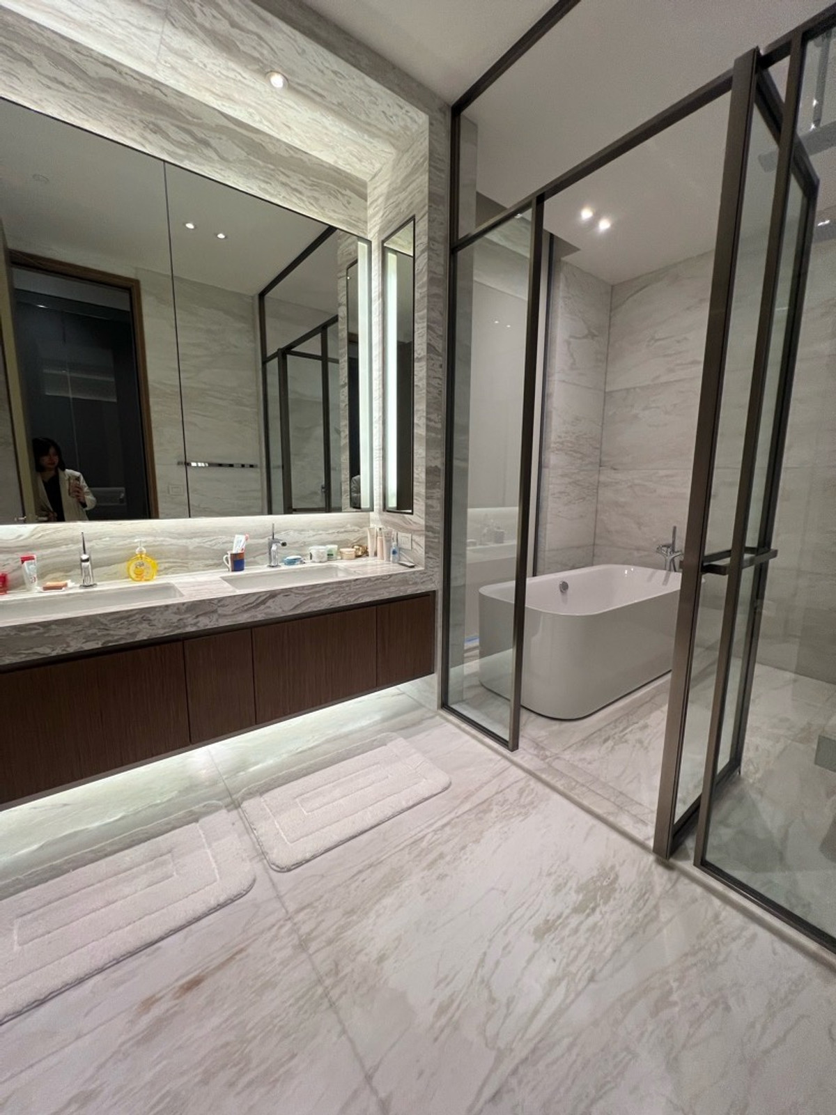 ขายคอนโดวิทยุ ชิดลม หลังสวน : penthouse scope langsuan for sell !!