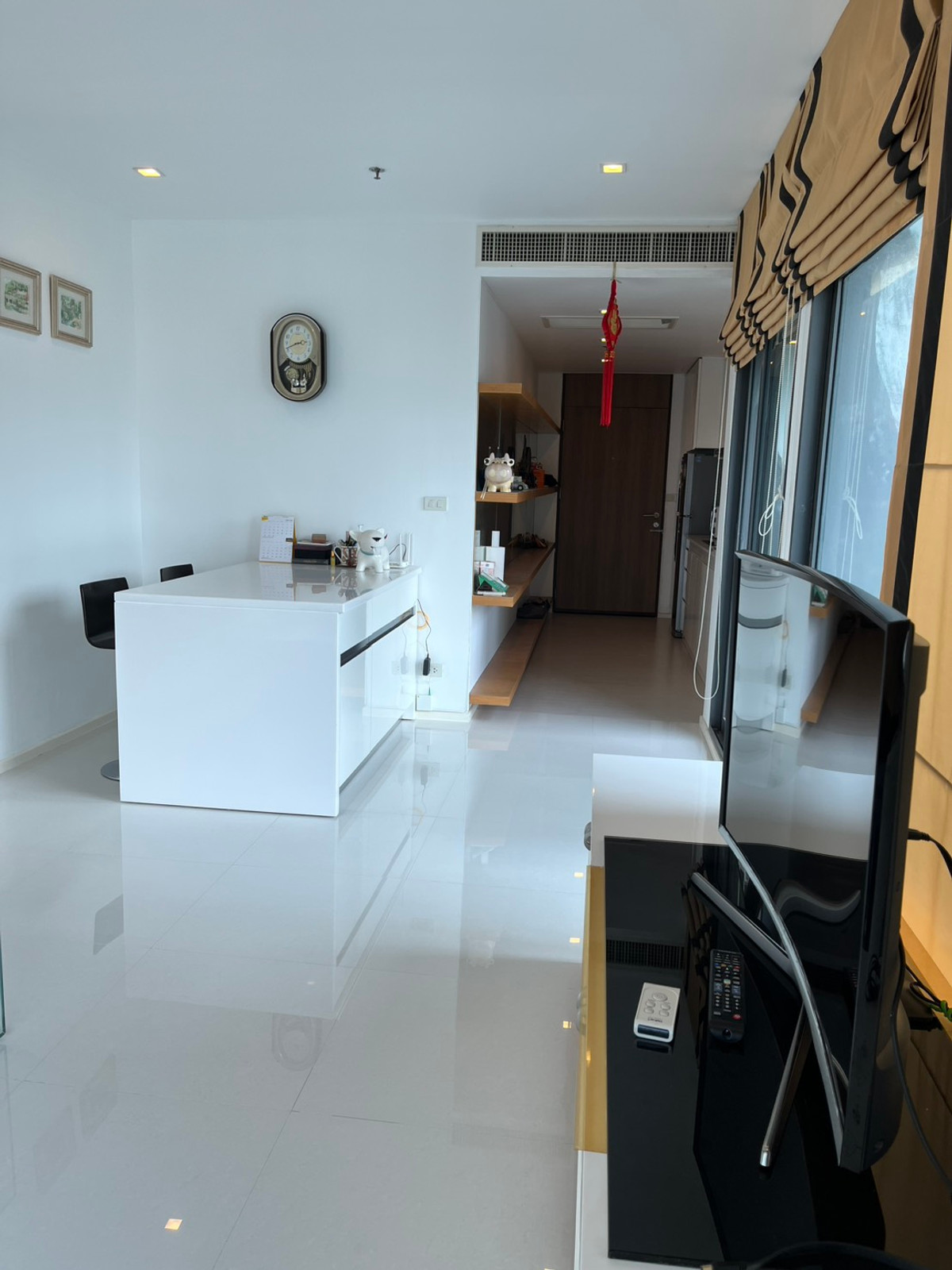 ขายคอนโดสุขุมวิท อโศก ทองหล่อ : ขาย Noble Remix Sukhumvit36 ชั้นสูง 1นอน ห้องมุม สภาพใหม่ //Tel : 098-654-2399