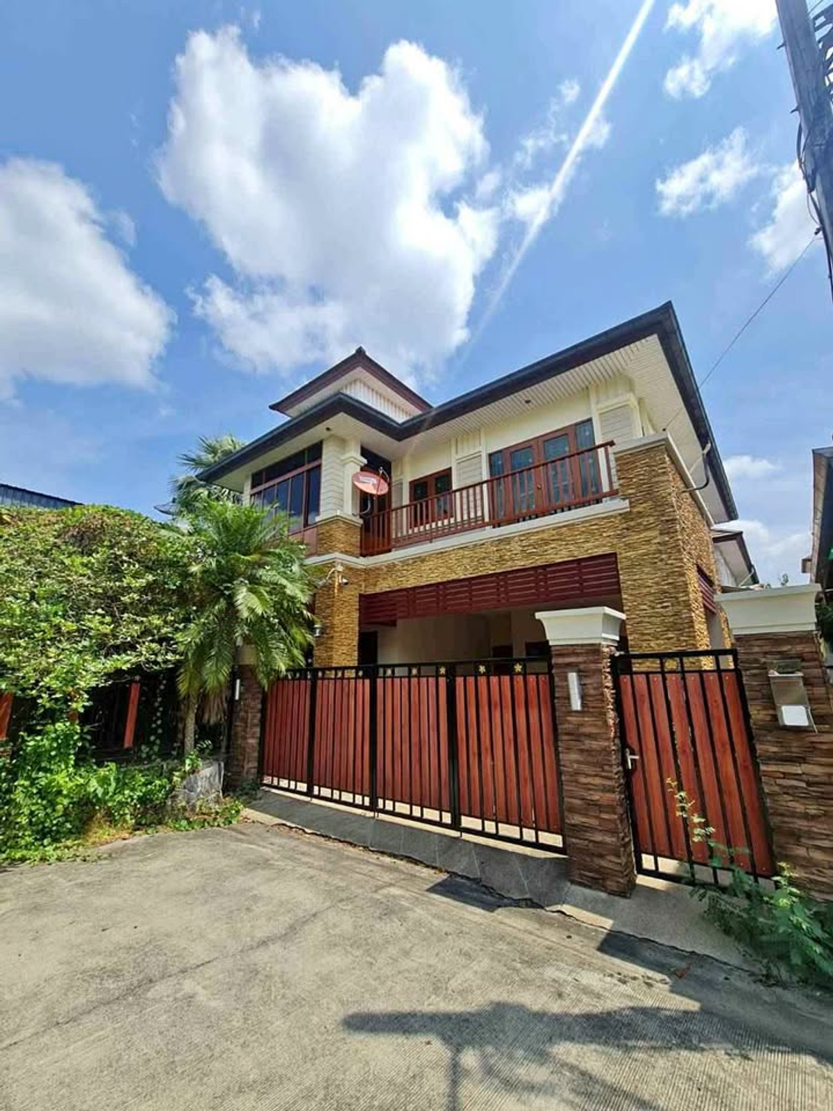 ให้เช่าบ้านพระราม 5 ราชพฤกษ์ บางกรวย : ให้เช่า หมู่บ้าน สุชาวาลัย ถนนพระราม 5 บางศรีเมือง บ้านเดี่ยว 2 ชั้น 3 ห้องนอน 4 ห้องน้ำ