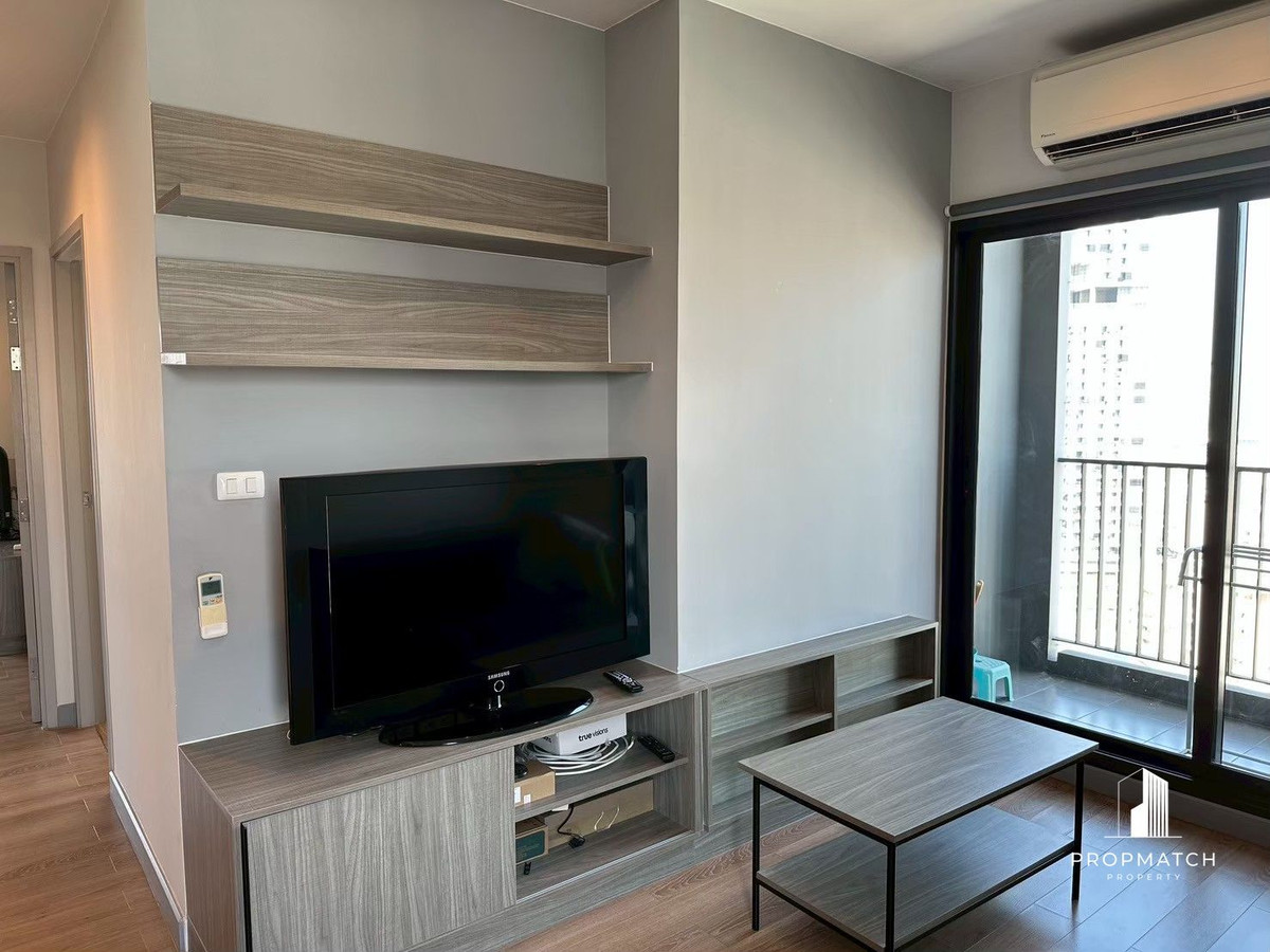 For SaleCondoLadprao, Central Ladprao : Selling very cheap 6.19m Chapter One Midtown Ladprao 24, 2 bedroom type, 58sqm, high floor, excellent view, close to MRT Ladprao, only 100m. If interested, make an appointment to view at 064-6696546 Minnie, this number can be reached via Line.