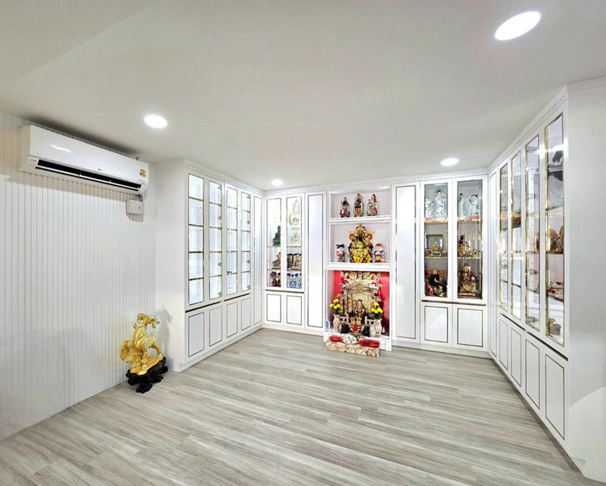 บ้านนวมินทร์ รามอินทรา : ขาย/ให้เช่า บ้านเดี่ยวหลังริม 2 ชั้น หมู่บ้านวันวรา 2 ติดถนนสายไหม ขนาด 5 ห้องนอน 57 ตร.ว. แขวงสายไหม เขตสายไหม กรุงเทพมหานคร 