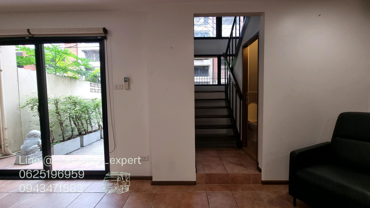 For RentHome OfficeSukhumvit, Asoke, Thonglor : For rent - Townhouse / Home Office Phrom Phong   House width 9.5 meters.