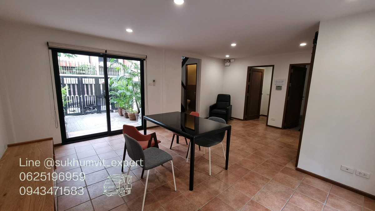For RentHome OfficeSukhumvit, Asoke, Thonglor : For rent - Townhouse / Home Office Phrom Phong   House width 9.5 meters.