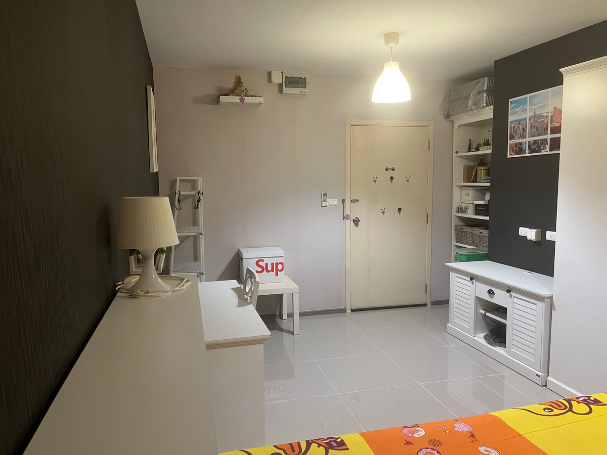 For SaleCondoPathum Thani,Rangsit, Thammasat : Urgent sale, very cheap price, The Point Rangsit-Khlong 6, ready to move in.