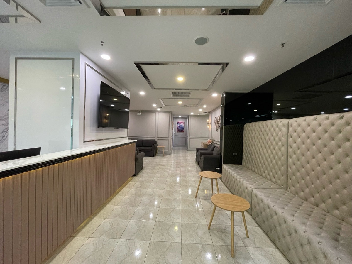 ให้เช่าร้านค้า/ตลาดนัดสุขุมวิท อโศก ทองหล่อ : 🌟 ให้เช่าพื้นที่เปิดคลินิกสุดพรีเมียม – พร้อมใช้งานทันที! 🌟
📍 ใจกลางอโศก
🚆 ใกล้ BTS อโศก และ MRT สุขุมวิท เพียงประมาณ 600 เมตร