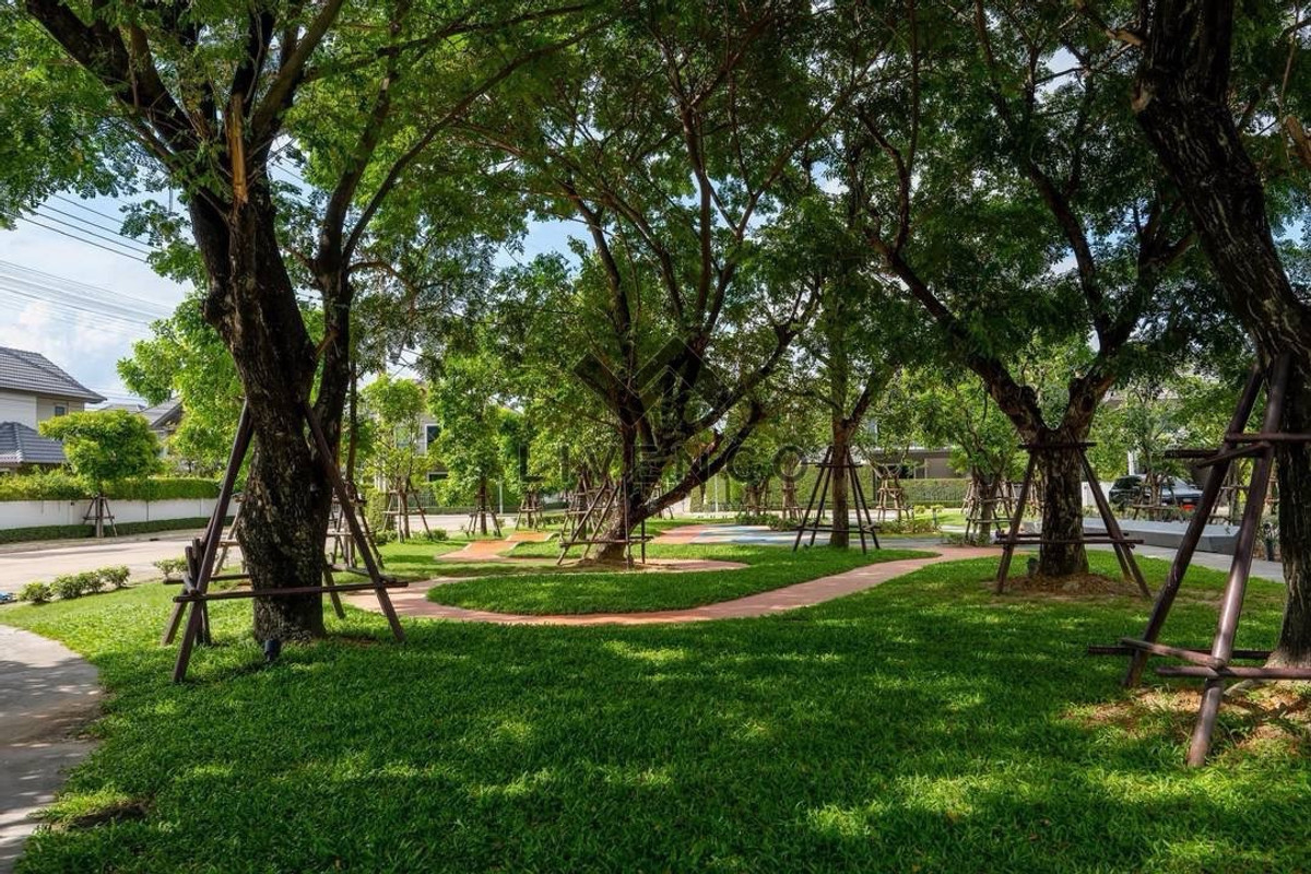 For SaleHousePhutthamonthon, Salaya : Single house for sale, Pave (Pinklao-Salaya)  View in front of the garden, corner plot ♥️