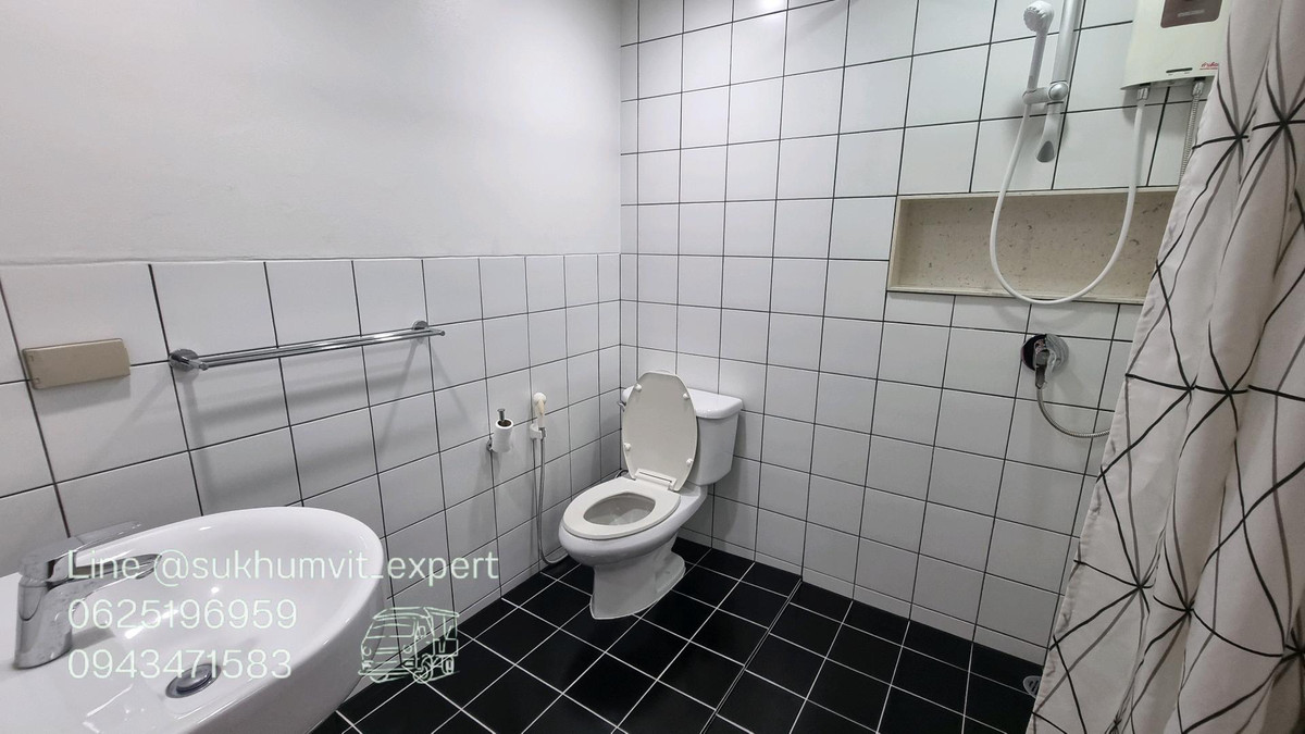 For RentHome OfficeSukhumvit, Asoke, Thonglor : For rent - Townhouse / Home Office Phrom Phong   House width 9.5 meters.