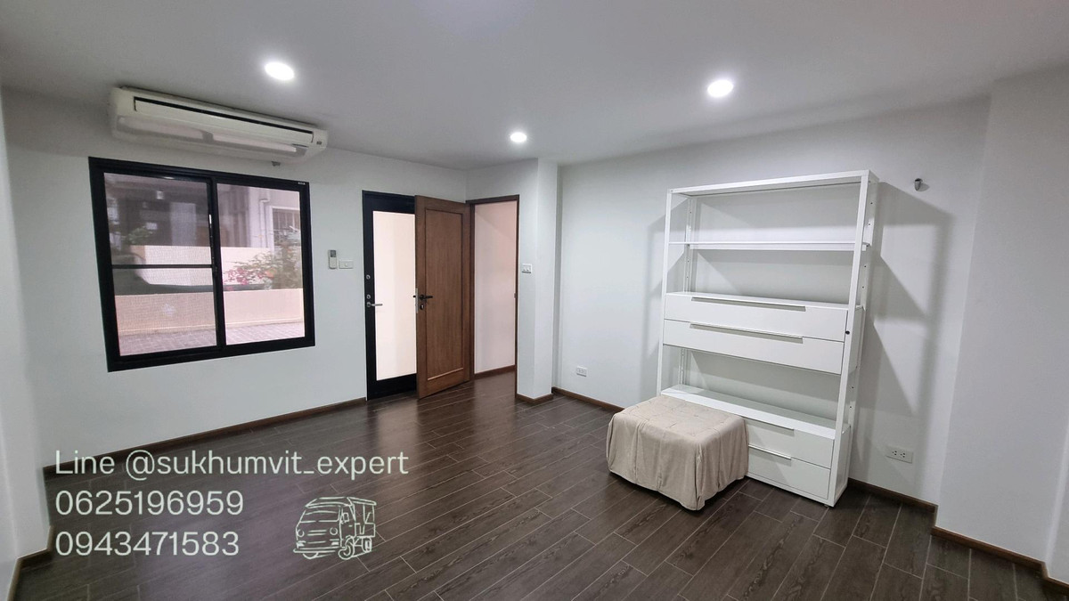 For RentHome OfficeSukhumvit, Asoke, Thonglor : For rent - Townhouse / Home Office Phrom Phong   House width 9.5 meters.