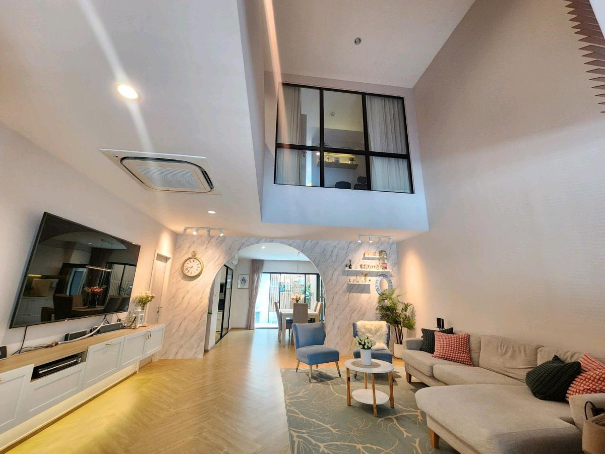 ให้เช่าทาวน์โฮมพัฒนาการ ศรีนครินทร์ : 🔴85000🔴 𝐍𝐢𝐫𝐯𝐚𝐧𝐚 𝐃𝐞𝐟𝐢𝐧𝐞 𝐒𝐫𝐢𝐧𝐚𝐤𝐚𝐫𝐢𝐧-𝐑𝐚𝐦𝐚𝟗 แบบ 3 ห้องนอน 4 ห้องน้ำ  มี 1 ห้องแม่บ้าน+1 ห้องน้ำ จอดรถ 2 คัน  บ้านจริงสวยตรงปก สอบถามข้อมูลเพิ่มเติม📞 Tel. 065-845-4284 คุณบี✅LINE Official : @bbcondo88   