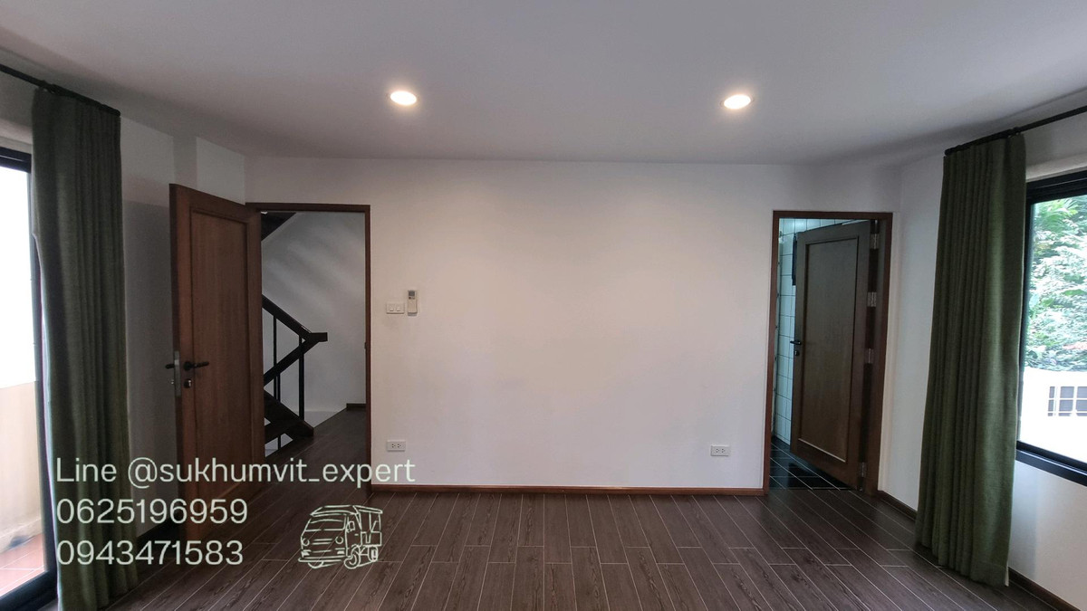 For RentHome OfficeSukhumvit, Asoke, Thonglor : For rent - Townhouse / Home Office Phrom Phong   House width 9.5 meters.