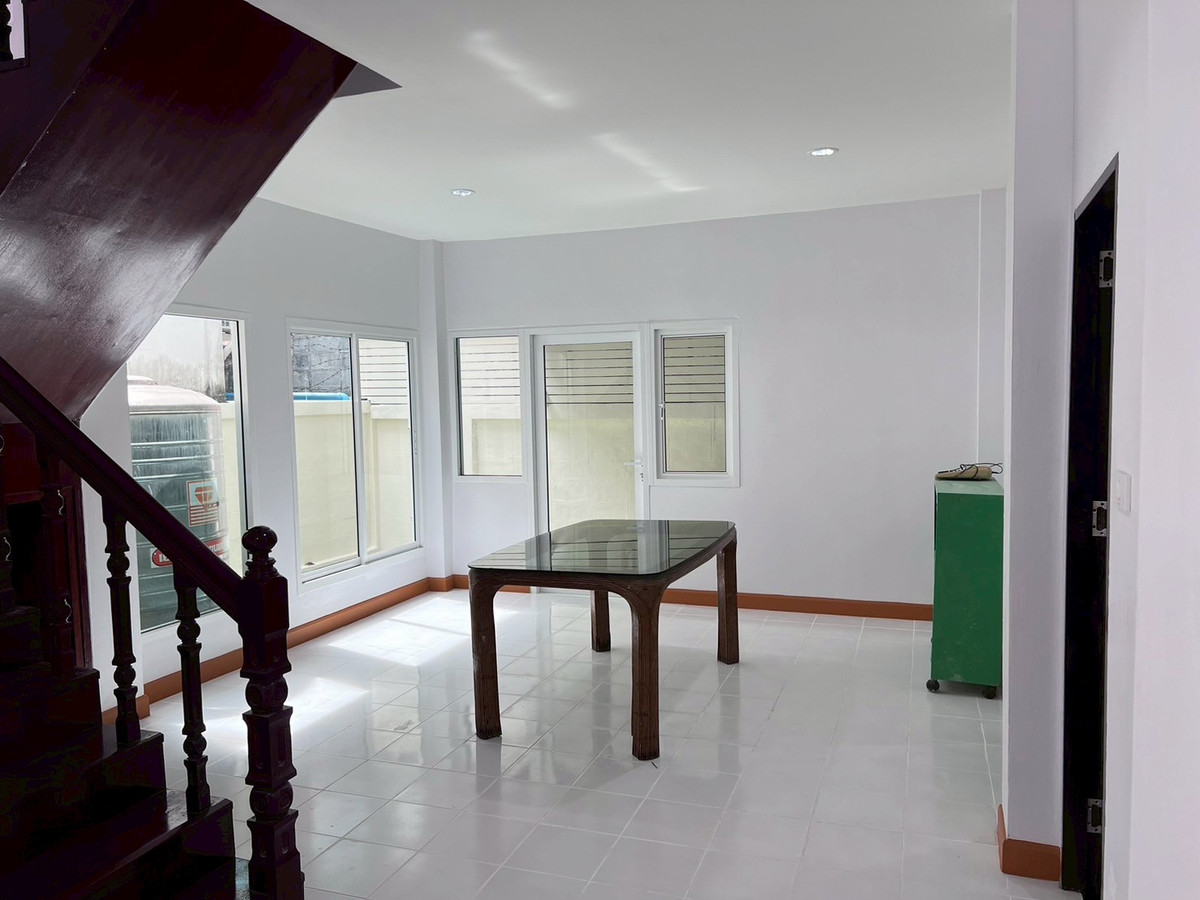 ขายนวมินทร์ รามอินทรา : 88255 - ขายบ้านแฝด 2 ชั้น หมู่บ้านกัญจเพชร 3 นวมินทร์ 74 ใกล้รถไฟฟ้า ทำเลดีมาก พร้อมอยู่