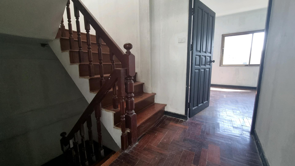 อาคารพาณิชย์สุขุมวิท อโศก ทองหล่อ : ให้เช่า ตึกสุขุมวิท BTS พร้อมพงษ ์ขนาด 300 ตรม.เดินทางสะดวก รับหลายธุรกิจ ยกเว้นครัวร้อน กัญชา แอลกอฮอลล์ 