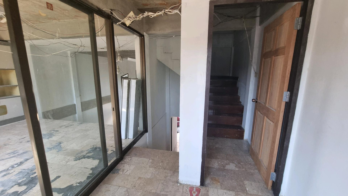 อาคารพาณิชย์สุขุมวิท อโศก ทองหล่อ : ให้เช่า ตึกสุขุมวิท BTS พร้อมพงษ ์ขนาด 300 ตรม.เดินทางสะดวก รับหลายธุรกิจ ยกเว้นครัวร้อน กัญชา แอลกอฮอลล์ 