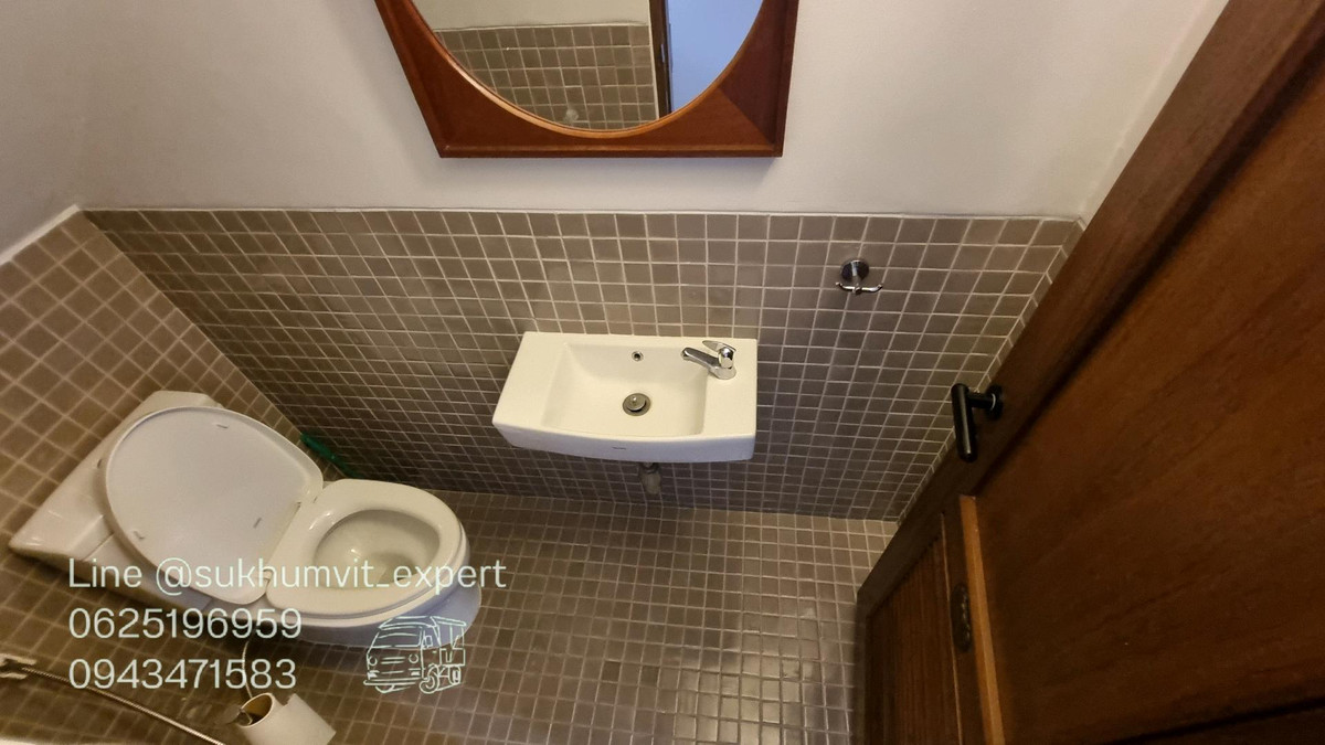 For RentHome OfficeSukhumvit, Asoke, Thonglor : For rent - Townhouse / Home Office Phrom Phong   House width 9.5 meters.