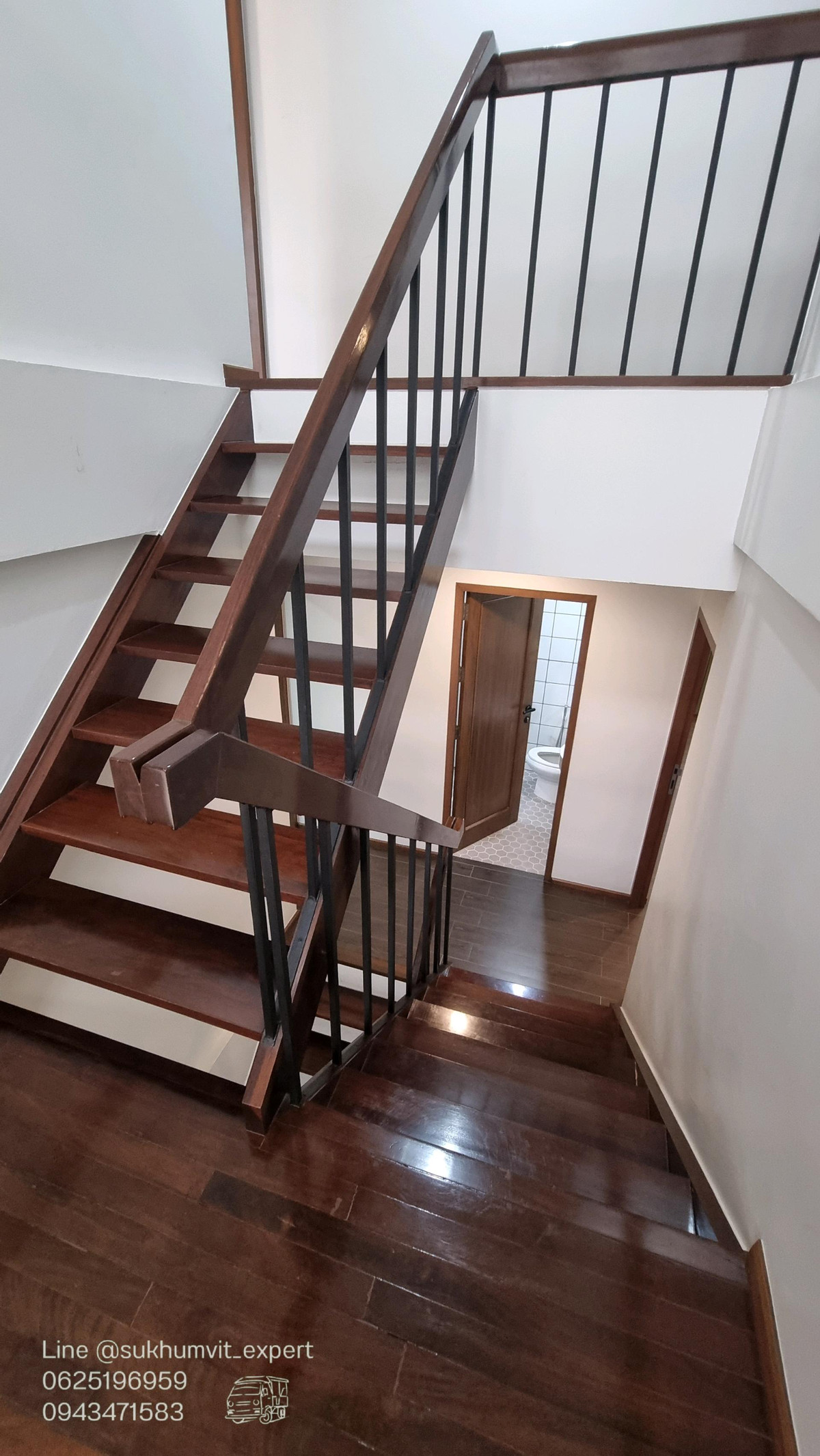 For RentHome OfficeSukhumvit, Asoke, Thonglor : For rent - Townhouse / Home Office Phrom Phong   House width 9.5 meters.