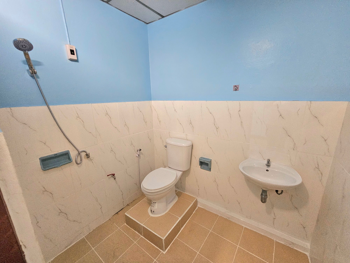 For RentTownhomeMin Buri, Romklao : For rent, 2-story shophouse near the MRT Orange Line station, Kheha Ram, only 60 meters, Soi Ramkhamhaeng 186, size 2 bedrooms, 2 bathrooms, 14 square wah, Min Buri Subdistrict, Min Buri District, Bangkok.