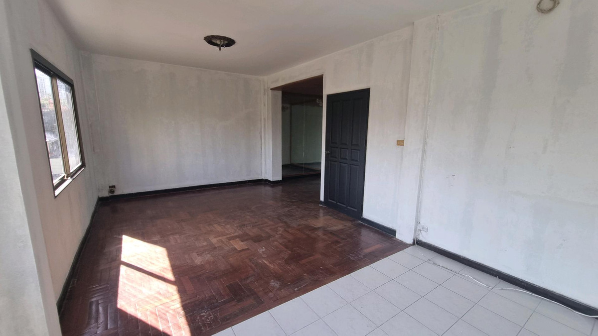 อาคารพาณิชย์สุขุมวิท อโศก ทองหล่อ : ให้เช่า ตึกสุขุมวิท BTS พร้อมพงษ ์ขนาด 300 ตรม.เดินทางสะดวก รับหลายธุรกิจ ยกเว้นครัวร้อน กัญชา แอลกอฮอลล์ 