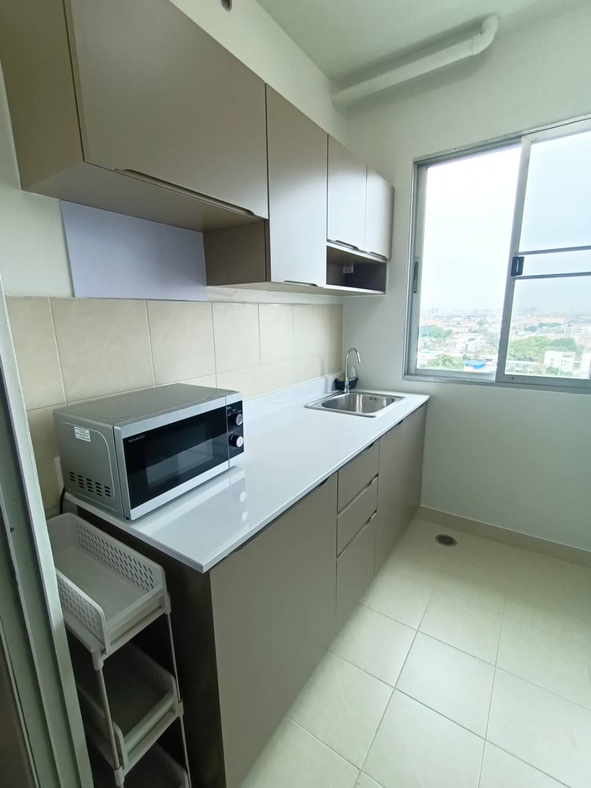 For RentCondoPattanakan, Srinakarin : Condo for rent, Supalai Park Srinakarin, fully furnished, ready to move in, next to the BTS.