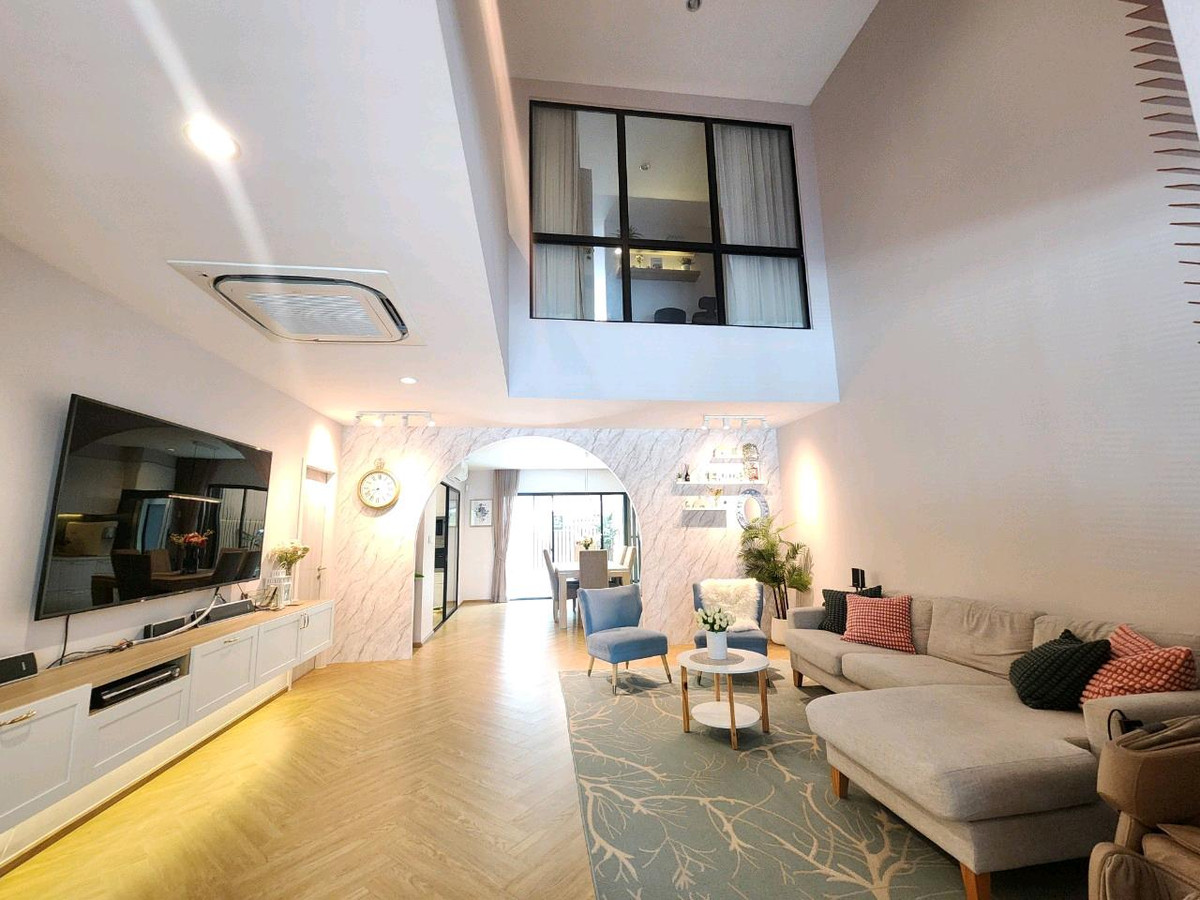 ให้เช่าทาวน์โฮมพัฒนาการ ศรีนครินทร์ : 🔴90,000🔴 𝐍𝐢𝐫𝐯𝐚𝐧𝐚 𝐃𝐞𝐟𝐢𝐧𝐞 𝐒𝐫𝐢𝐧𝐚𝐤𝐚𝐫𝐢𝐧-𝐑𝐚𝐦𝐚𝟗 แบบ 3 ห้องนอน 4 ห้องน้ำ  มี 1 ห้องแม่บ้าน+1 ห้องน้ำ จอดรถ 2 คัน (เข้าพักได้ 15 ธค) บ้านจริงสวยตรงปก สอบถามข้อมูลเพิ่มเติม
📞 Tel. 065-845-4284 คุณบี
✅LINE Official : @bbcondo88   