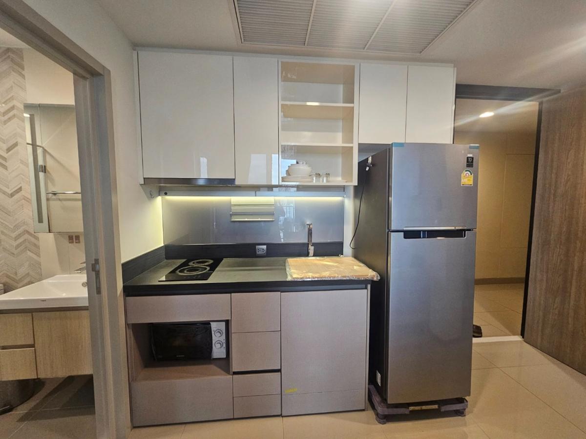 ให้เช่าคอนโดสุขุมวิท อโศก ทองหล่อ : 🔥ให้เช่าด่วน🔥โอกะ เฮ้าส์ สุขุมวิท 36 ห้องกว้าง 2ห้องนอน ห้องมุม วิวดี เฟอร์นิเจอร์ครบพร้อมเข้าอยู่ ใกล้ BTS ทองหล่อ