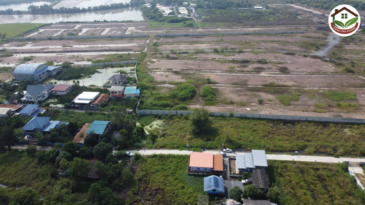 For SaleLandPathum Thani,Rangsit, Thammasat : 🔥 The plot is very beautiful! Pink land plan, 8 rai, Bang Khu Wat, front width almost 330 m., in a community zone - has potential. Grows in the city of Pathum Suitable for immediate project, title deed ready! 🔥