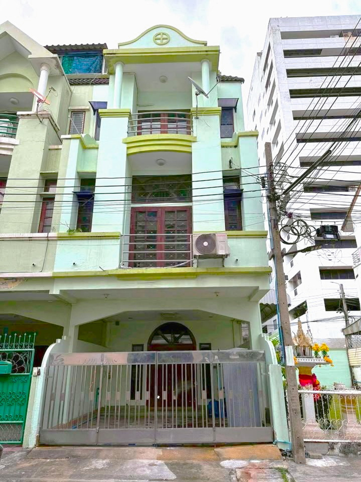 ให้เช่าทาวน์โฮมปิ่นเกล้า จรัญสนิทวงศ์ : H0780♛ให้เช่า ทาวน์เฮ้าส์ 3 ห้องนอน⚝จรัญฯ-ปิ่นเกล้า♜MRTบางยี่ขัน∞099-5919653,065-9423251▚Line@sureresidence