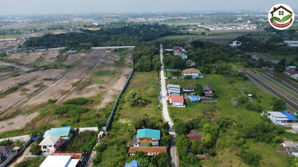For SaleLandPathum Thani,Rangsit, Thammasat : 🔥 The plot is very beautiful! Pink land plan, 8 rai, Bang Khu Wat, front width almost 330 m., in a community zone - has potential. Grows in the city of Pathum Suitable for immediate project, title deed ready! 🔥