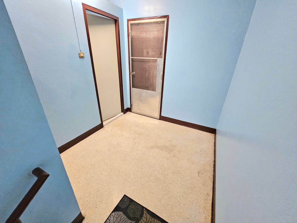 For RentTownhomeMin Buri, Romklao : For rent, 2-story shophouse near the MRT Orange Line station, Kheha Ram, only 60 meters, Soi Ramkhamhaeng 186, size 2 bedrooms, 2 bathrooms, 14 square wah, Min Buri Subdistrict, Min Buri District, Bangkok.