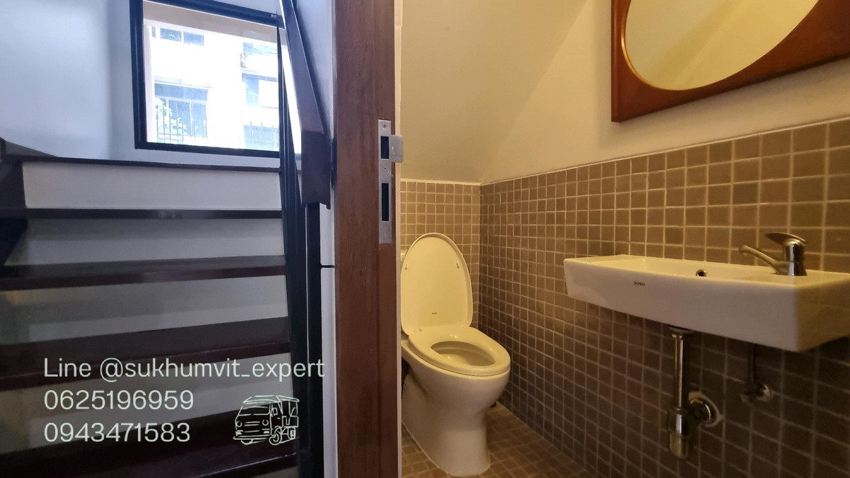 For RentHome OfficeSukhumvit, Asoke, Thonglor : For rent - Townhouse / Home Office Phrom Phong   House width 9.5 meters.