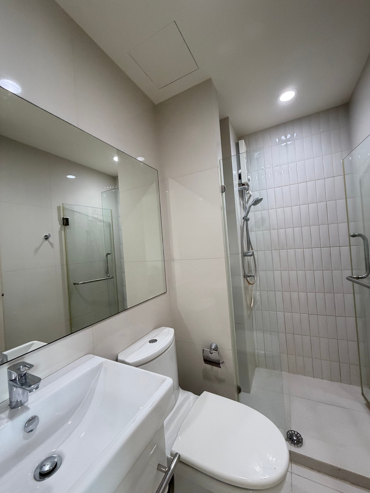 ให้เช่าคอนโดพระราม 9 เพชรบุรีตัดใหม่ RCA : 🔥 Hot Deal 2 bedrooms for rent at Life asoke 🔥