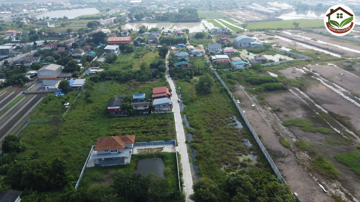 For SaleLandPathum Thani,Rangsit, Thammasat : 🔥 The plot is very beautiful! Pink land plan, 8 rai, Bang Khu Wat, front width almost 330 m., in a community zone - has potential. Grows in the city of Pathum Suitable for immediate project, title deed ready! 🔥