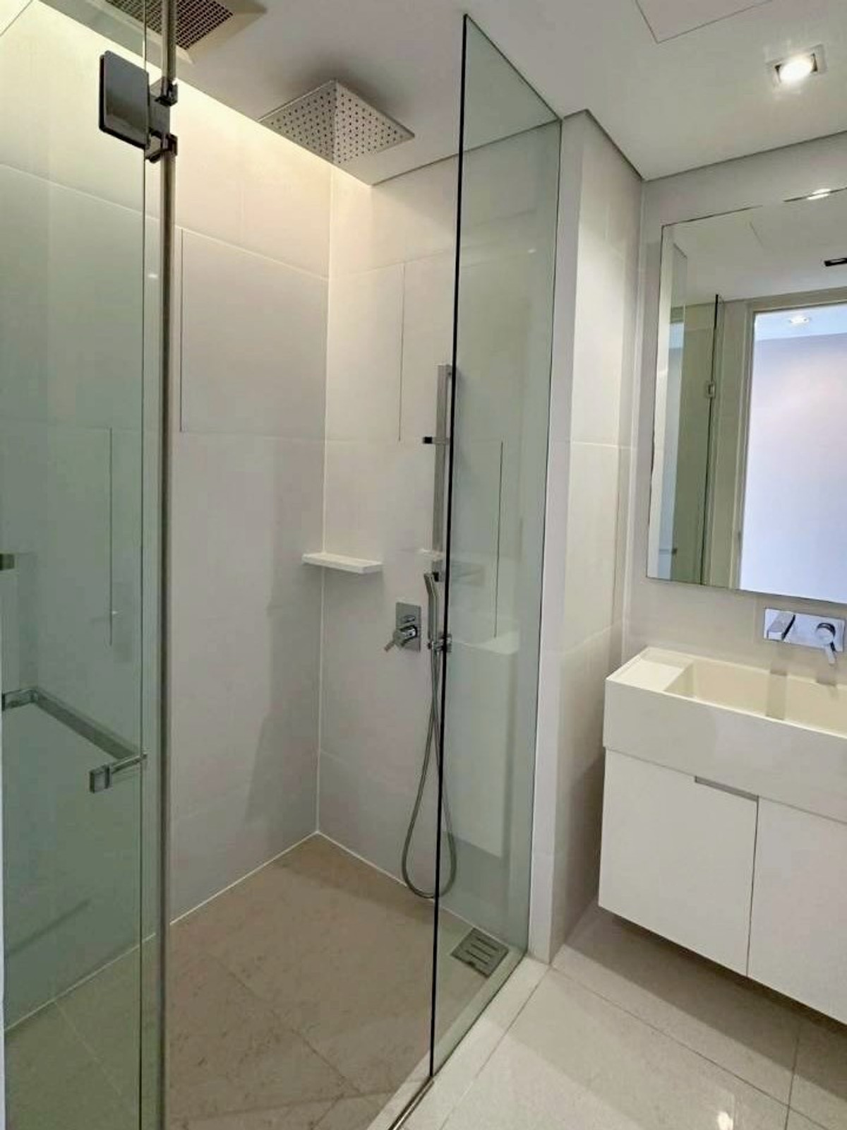 ให้เช่าคอนโดสาทร นราธิวาส : ( UL2511201 ) ✨Tel/Line 096-2479369✨ , ให้เช่า เดอะ แบงค็อก สาทร , 2 ห้องนอน, 2 ห้องน้ำ, ขนาด 114 ตร.ม. ชั้นสูง, ห้องสวย, พร้อมเข้าอยู่