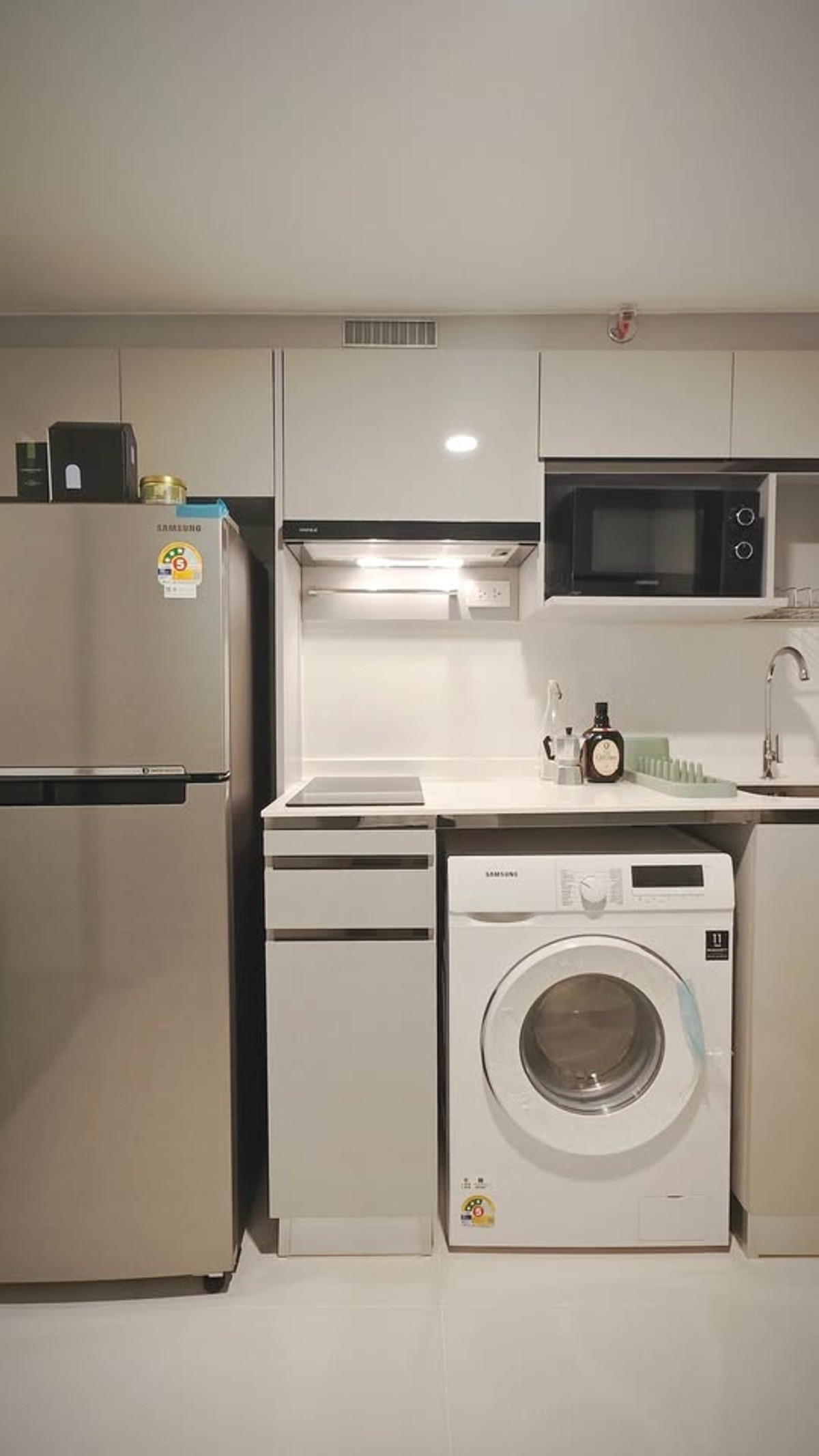 ให้เช่าคอนโดพระราม 9 เพชรบุรีตัดใหม่ RCA : เช่าคอนโด Knightsbridge Space Rama 9/ไนท์บริดจ์ สเปซ พระราม 9 (B6811061)