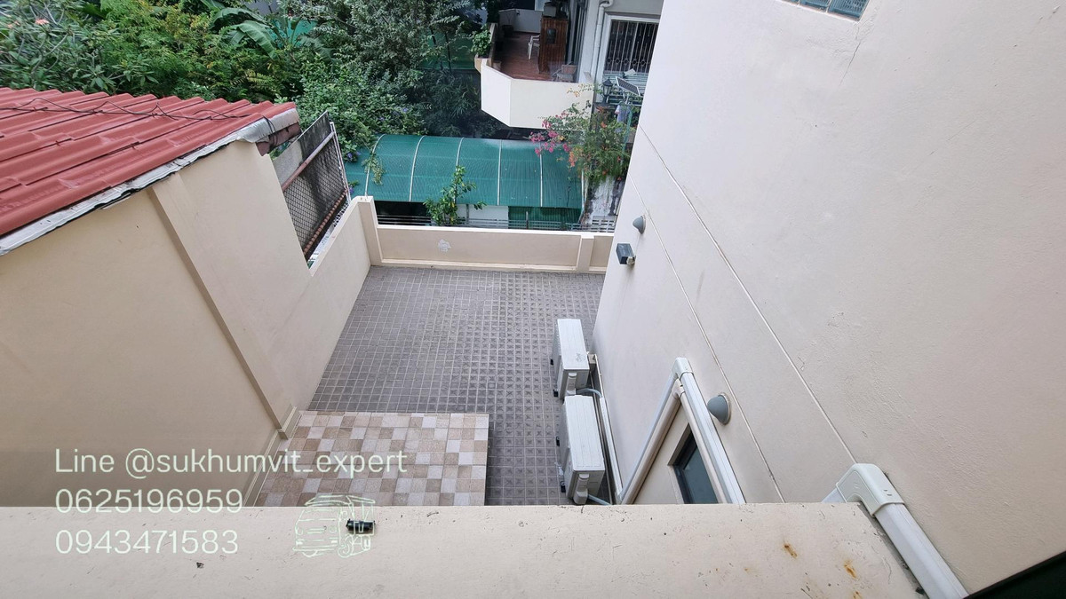 For RentHome OfficeSukhumvit, Asoke, Thonglor : For rent - Townhouse / Home Office Phrom Phong   House width 9.5 meters.