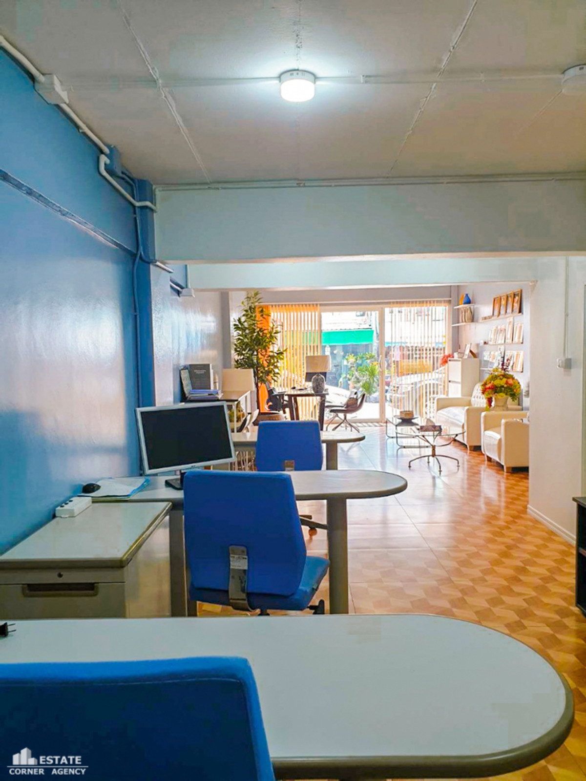 ขายอาคารพาณิชย์ปทุมธานี รังสิต ธรรมศาสตร์ : 81188 - ขายด่วน โฮมออฟฟิศ 3.5 ชั้น สำนักงานตกแต่งสวย ทำเลดี ใกล้สถานี รถไฟฟ้าคูคต