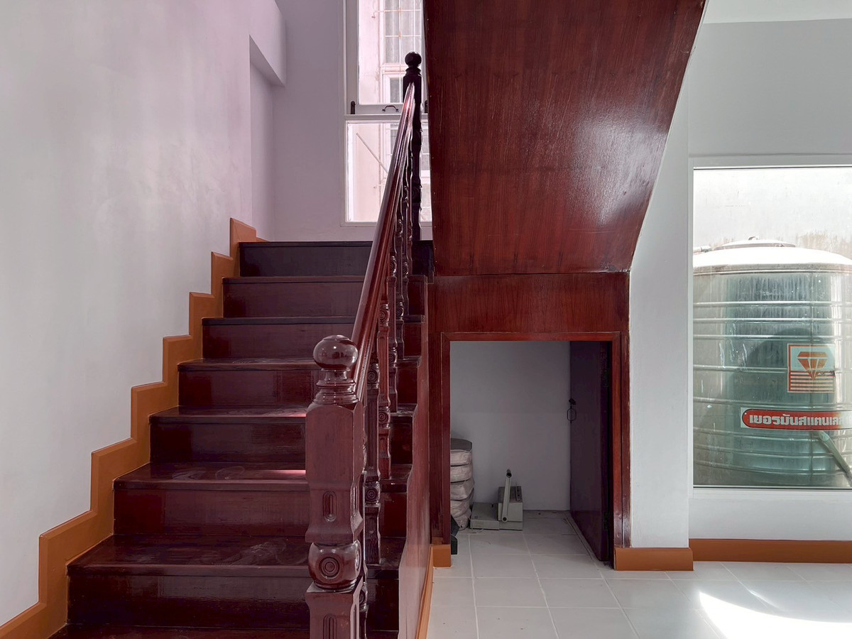 ขายนวมินทร์ รามอินทรา : 88255 - ขายบ้านแฝด 2 ชั้น หมู่บ้านกัญจเพชร 3 นวมินทร์ 74 ใกล้รถไฟฟ้า ทำเลดีมาก พร้อมอยู่