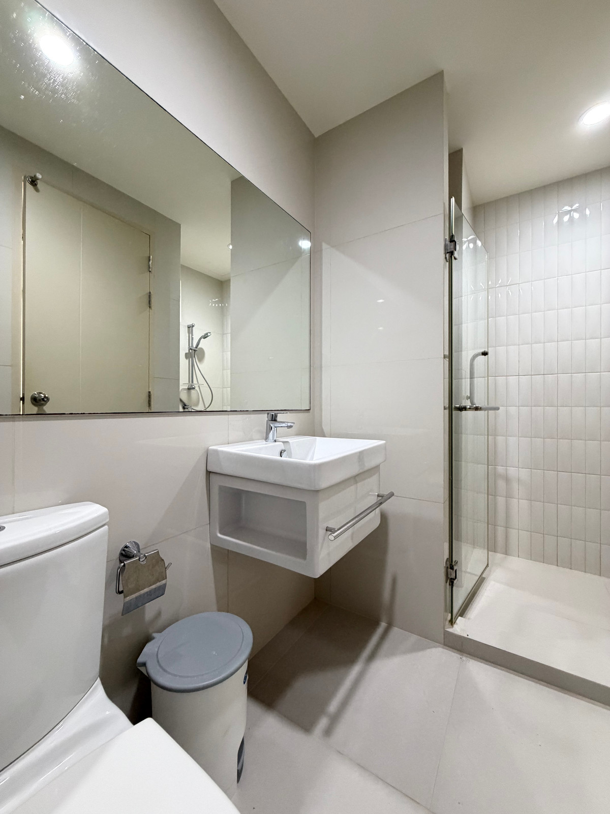 ให้เช่าคอนโดพระราม 9 เพชรบุรีตัดใหม่ RCA : 🔥 Hot Deal 2 bedrooms for rent at Life asoke 🔥