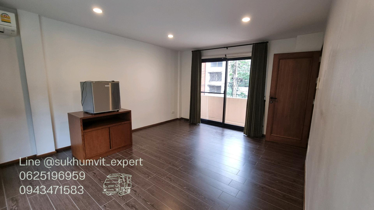 For RentHome OfficeSukhumvit, Asoke, Thonglor : For rent - Townhouse / Home Office Phrom Phong   House width 9.5 meters.