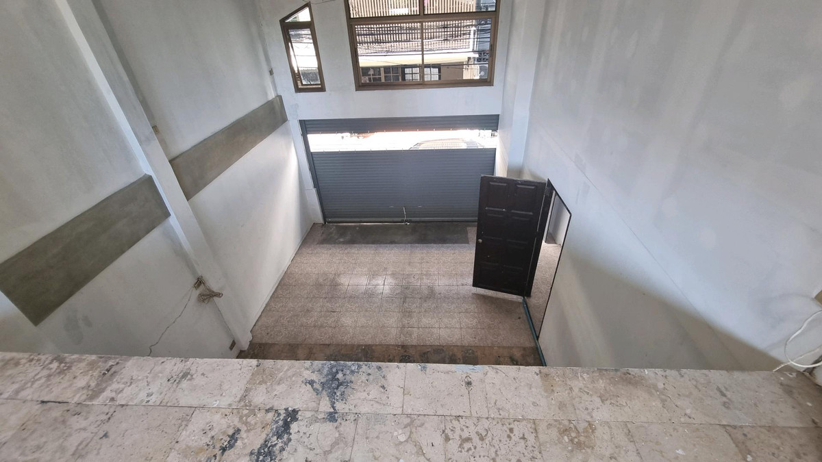 อาคารพาณิชย์สุขุมวิท อโศก ทองหล่อ : ให้เช่า ตึกสุขุมวิท BTS พร้อมพงษ ์ขนาด 300 ตรม.เดินทางสะดวก รับหลายธุรกิจ ยกเว้นครัวร้อน กัญชา แอลกอฮอลล์ 