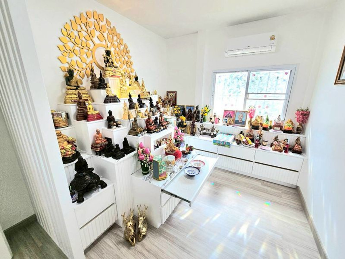 บ้านนวมินทร์ รามอินทรา : ขาย/ให้เช่า บ้านเดี่ยวหลังริม 2 ชั้น หมู่บ้านวันวรา 2 ติดถนนสายไหม ขนาด 5 ห้องนอน 57 ตร.ว. แขวงสายไหม เขตสายไหม กรุงเทพมหานคร 