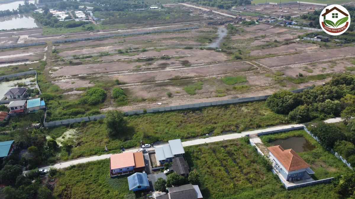 For SaleLandPathum Thani,Rangsit, Thammasat : 🔥 The plot is very beautiful! Pink land plan, 8 rai, Bang Khu Wat, front width almost 330 m., in a community zone - has potential. Grows in the city of Pathum Suitable for immediate project, title deed ready! 🔥